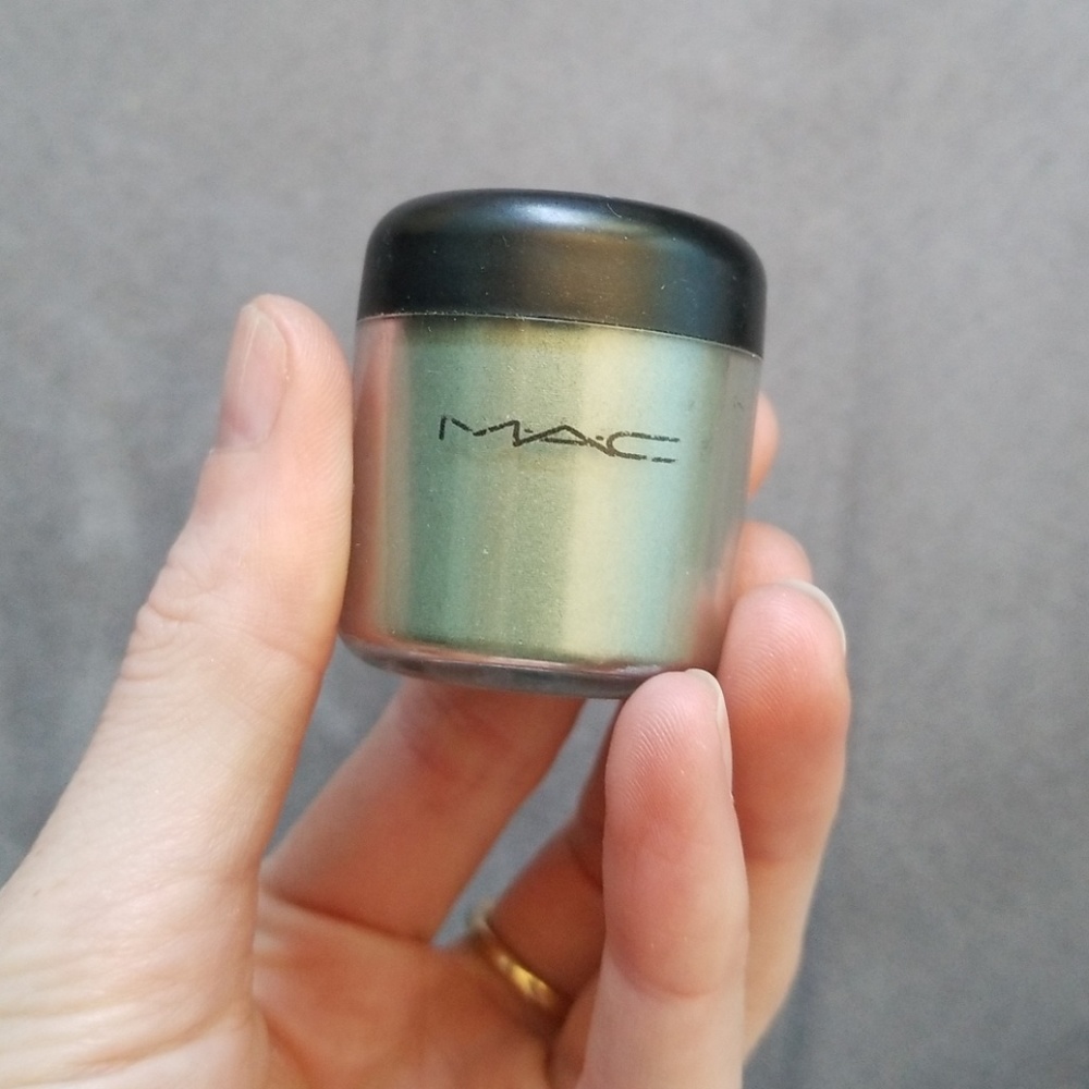 Mac pigment